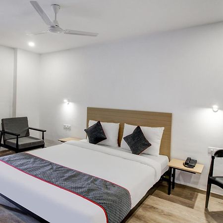 Super Townhouse Rcc Majestic 397 Lb Nagar Hotel ไฮเดอราบัด ภายนอก รูปภาพ