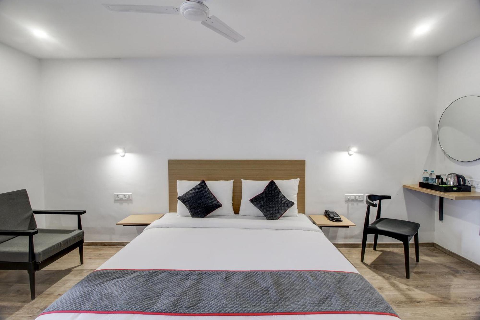 Super Townhouse Rcc Majestic 397 Lb Nagar Hotel ไฮเดอราบัด ภายนอก รูปภาพ
