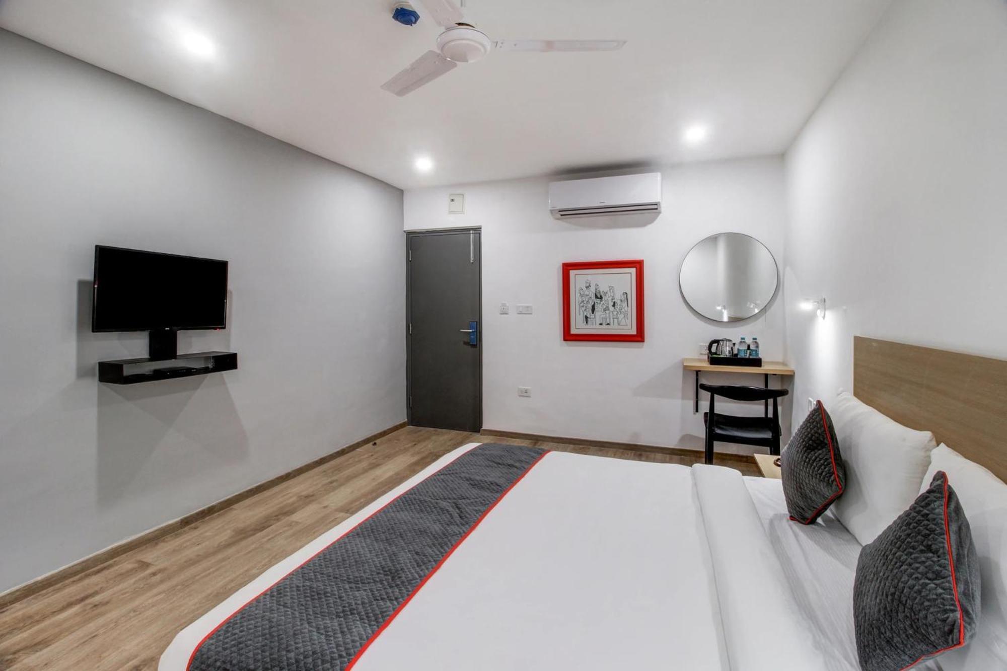 Super Townhouse Rcc Majestic 397 Lb Nagar Hotel ไฮเดอราบัด ภายนอก รูปภาพ