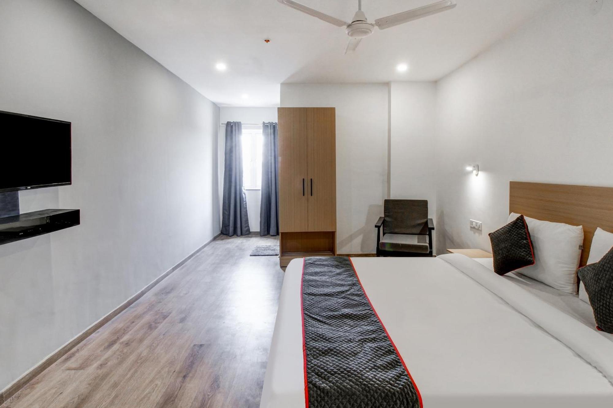 Super Townhouse Rcc Majestic 397 Lb Nagar Hotel ไฮเดอราบัด ภายนอก รูปภาพ