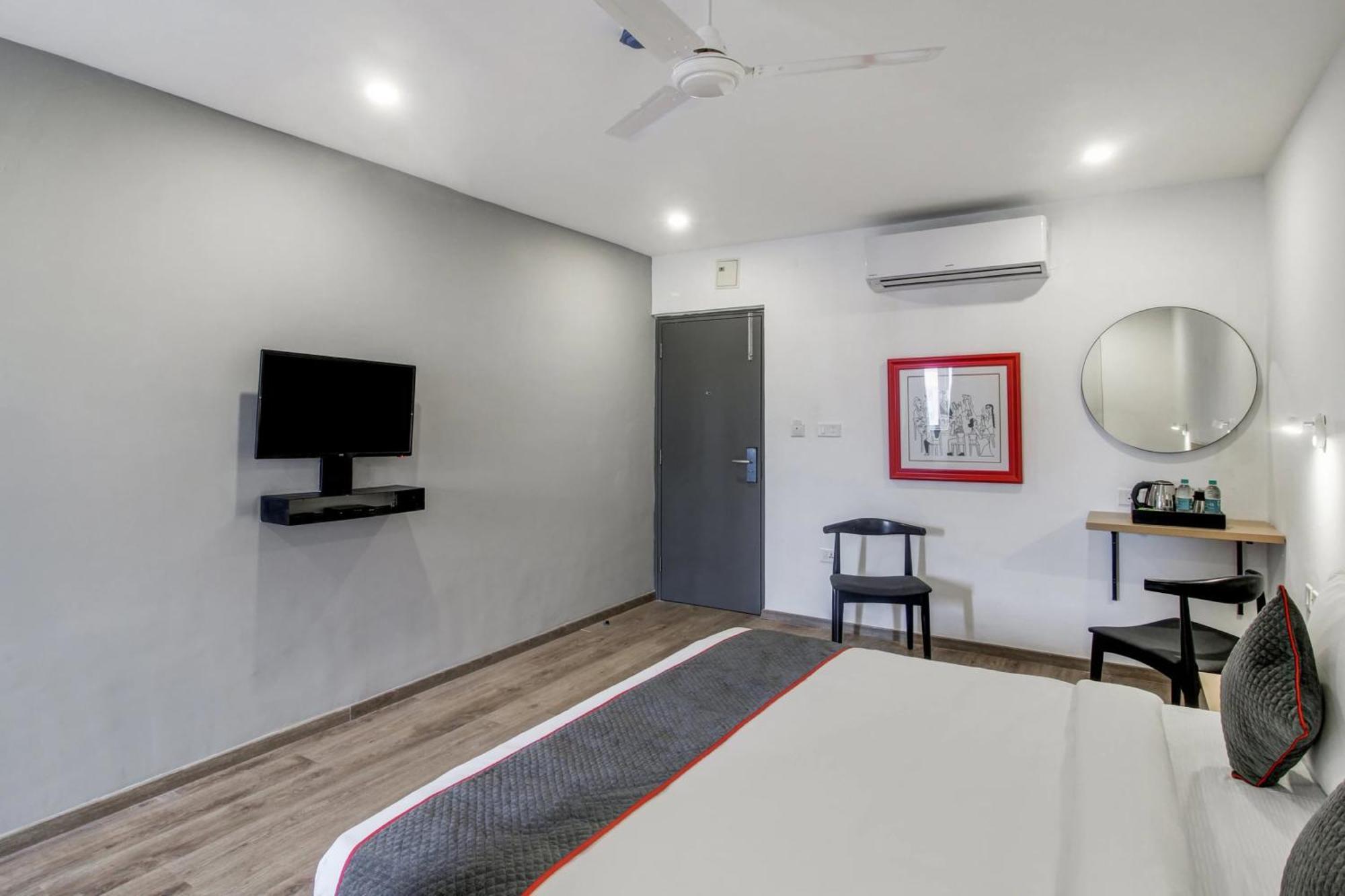 Super Townhouse Rcc Majestic 397 Lb Nagar Hotel ไฮเดอราบัด ภายนอก รูปภาพ