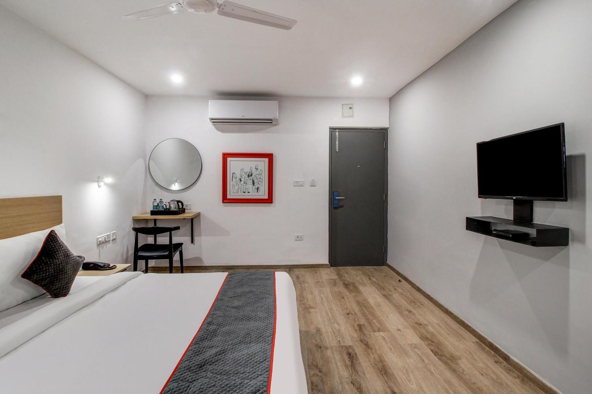 Super Townhouse Rcc Majestic 397 Lb Nagar Hotel ไฮเดอราบัด ภายนอก รูปภาพ