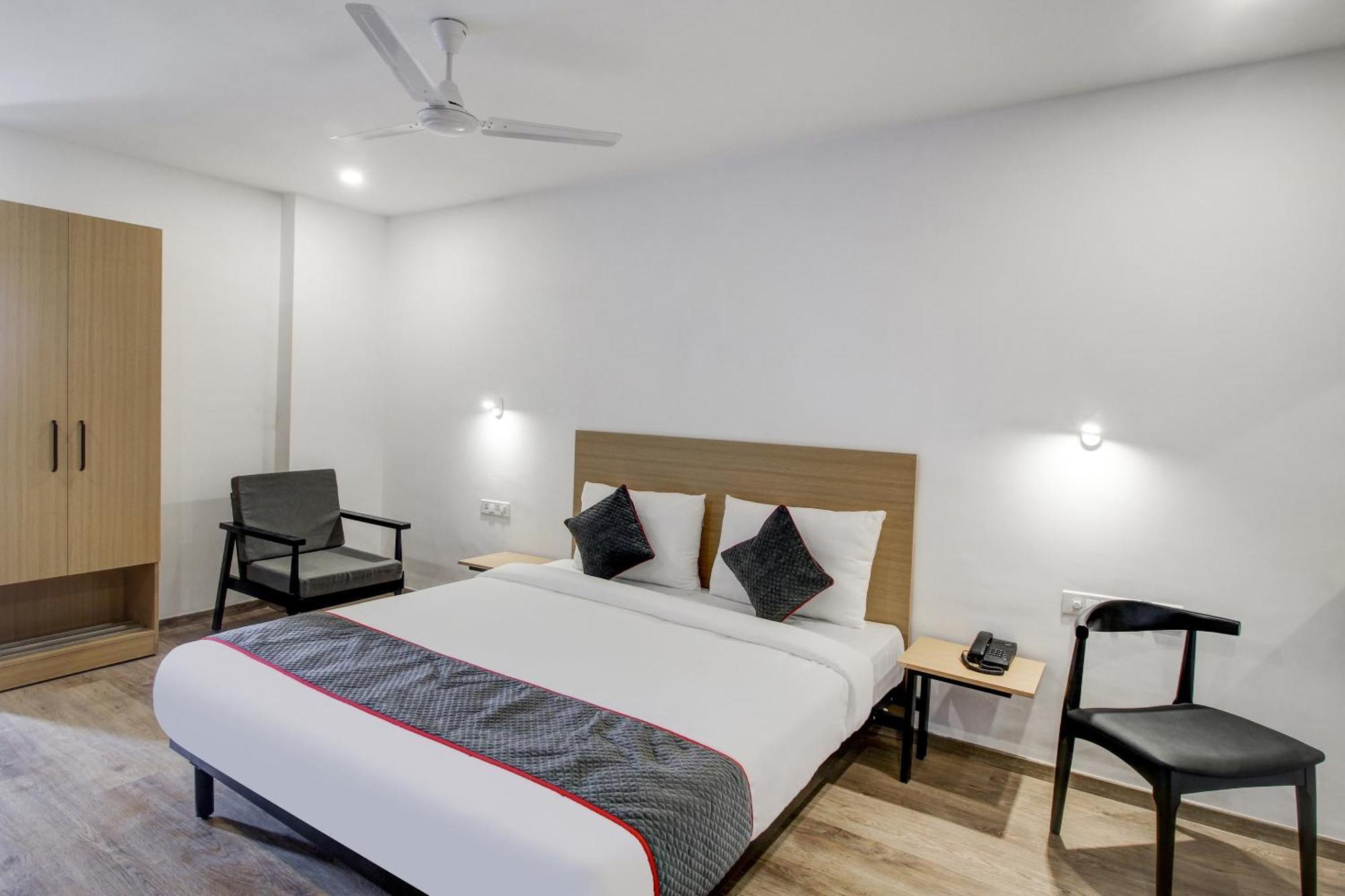 Super Townhouse Rcc Majestic 397 Lb Nagar Hotel ไฮเดอราบัด ภายนอก รูปภาพ