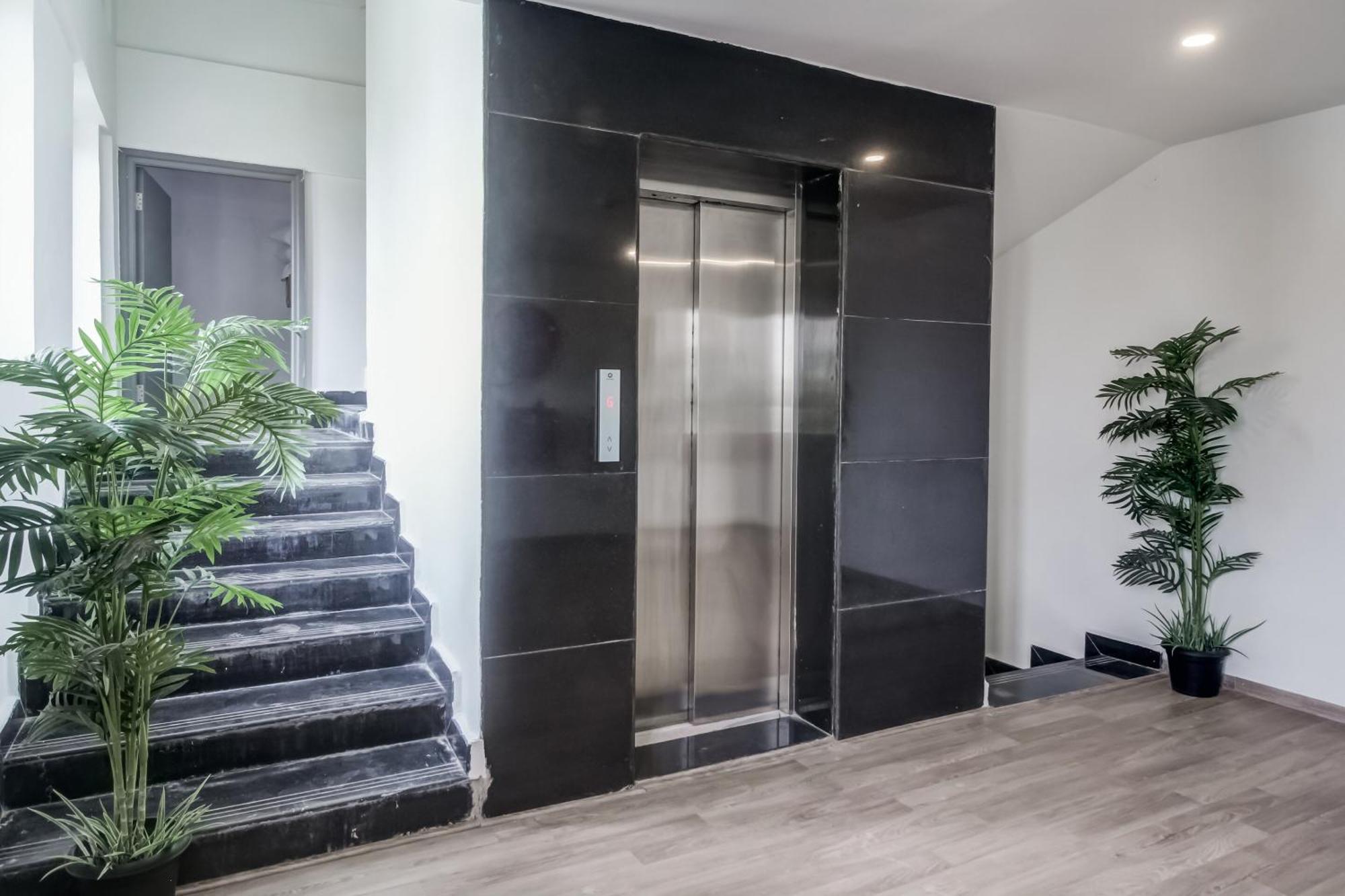 Super Townhouse Rcc Majestic 397 Lb Nagar Hotel ไฮเดอราบัด ภายนอก รูปภาพ