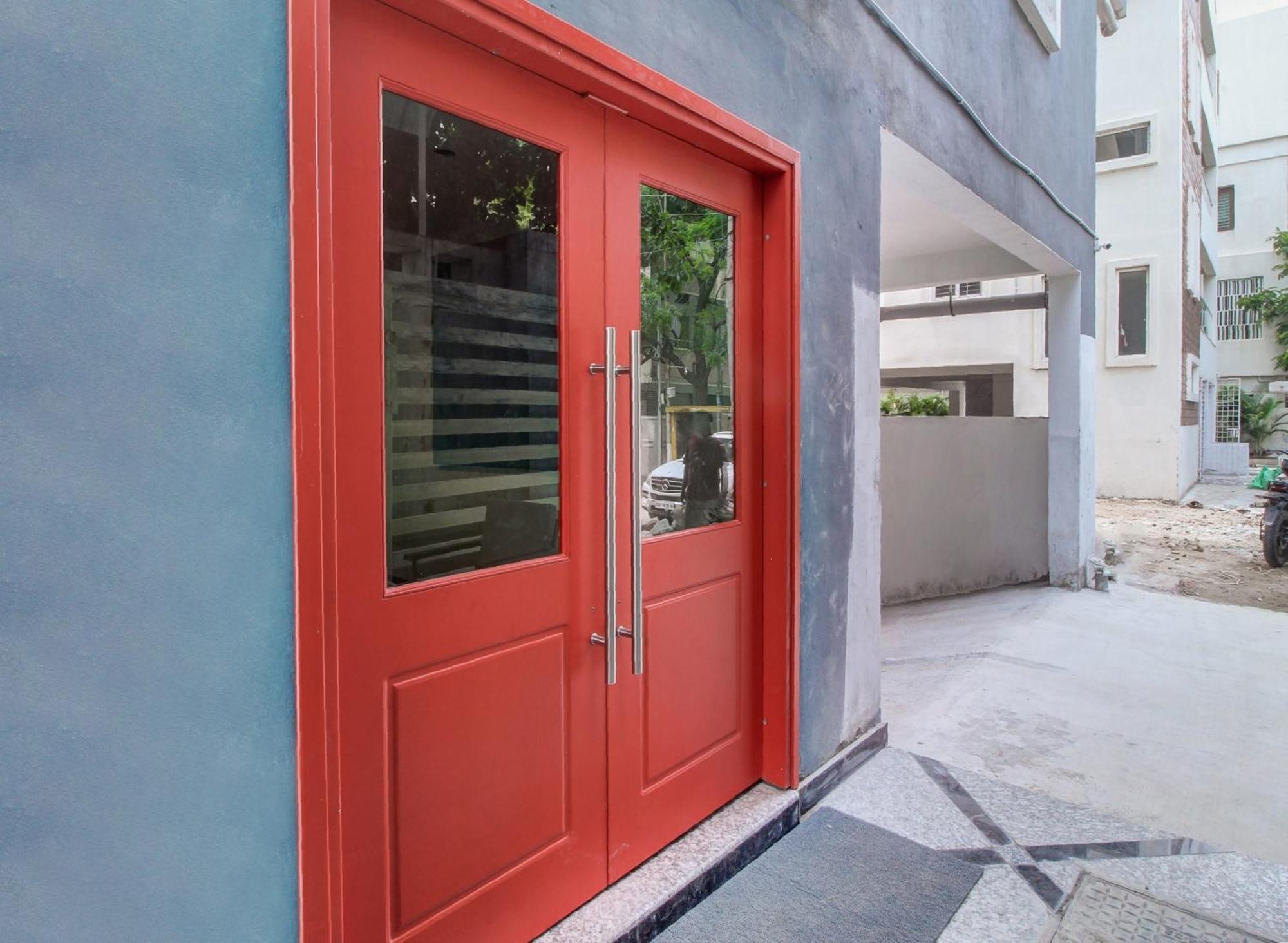 Super Townhouse Rcc Majestic 397 Lb Nagar Hotel ไฮเดอราบัด ภายนอก รูปภาพ