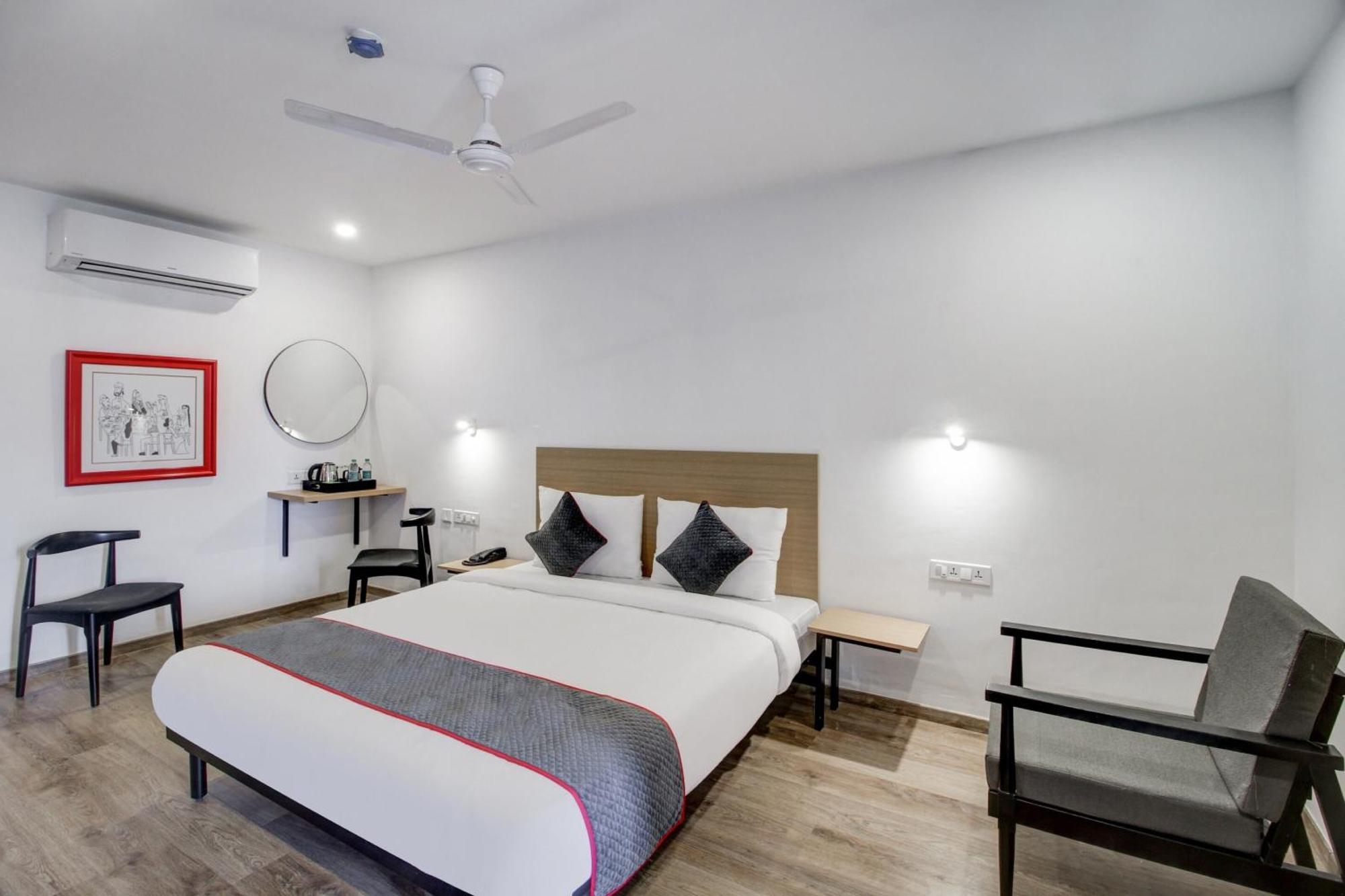 Super Townhouse Rcc Majestic 397 Lb Nagar Hotel ไฮเดอราบัด ภายนอก รูปภาพ